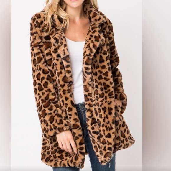 Love Tree Jackets & Blazers - Love Tree Faux Fur Leopard Open Front Print Jacket. Size Medium.